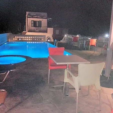 Hotel Okirroi And Apts Hersonissos (Crete)