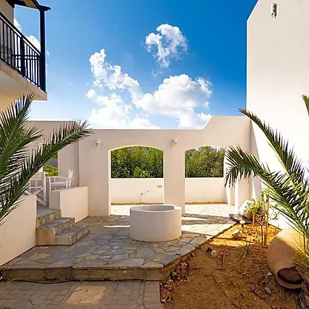 Hotel Okirroi And Apts 3*
