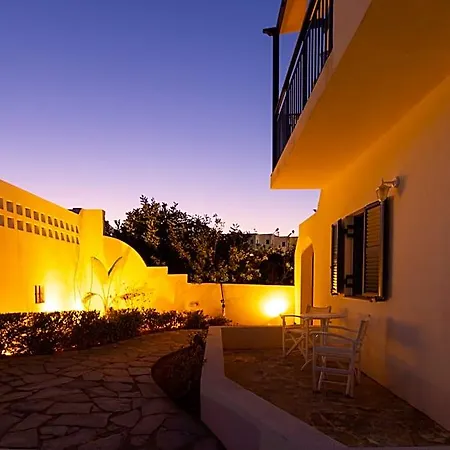 Okirroi And Apts Hotel