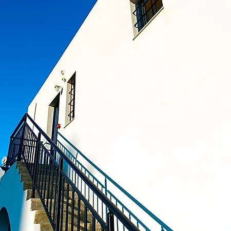 Hotel Okirroi And Apts Hersonissos (Crete)