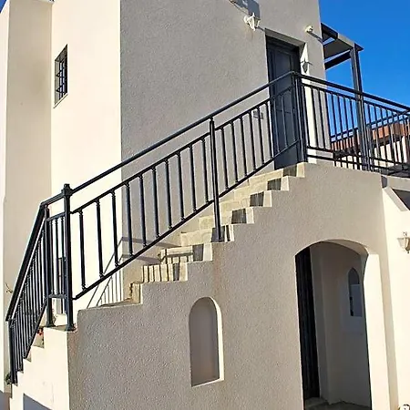 Hotel Okirroi And Apts Hersonissos (Crete)