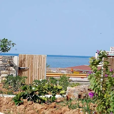 Hotel Okirroi And Apts 3*