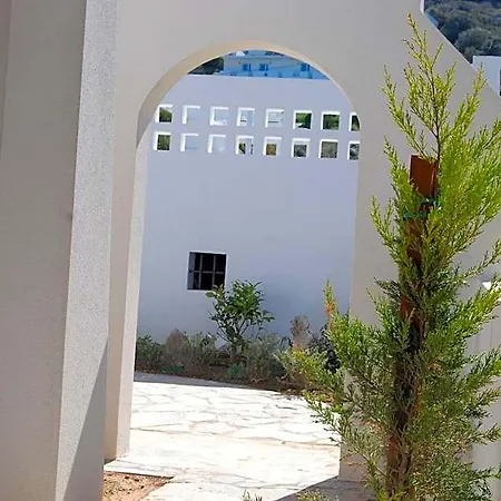 Hotel Okirroi And Apts Hersonissos (Crete)